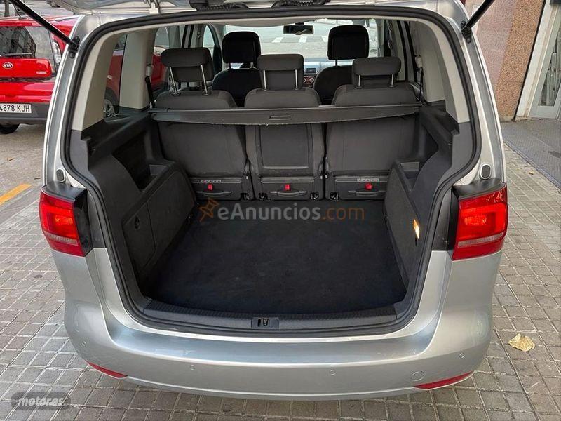 Volkswagen Touran 1.6 TDI 105cv DSG Edition de 2013 con 162.000 Km por 10.990 EUR. en Barcelona