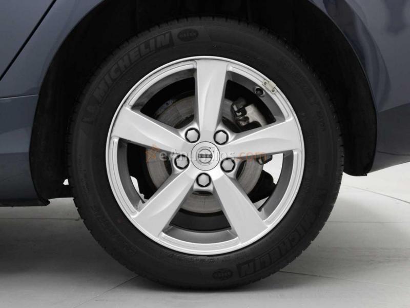 VOLVO V40 2.0 D2 KINETIC 5P -