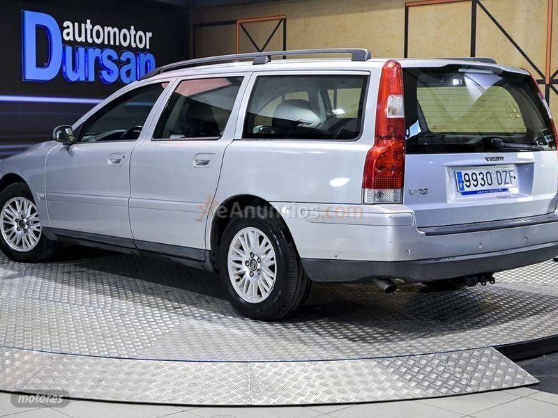 Volvo V 70 2.4 140 Momentum de 2006 con 147.360 Km por 4.890 EUR. en Madrid