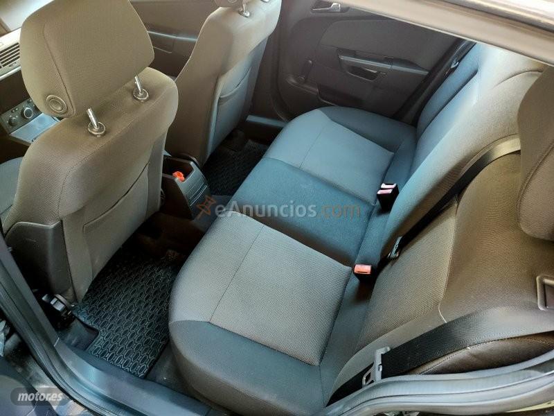 Opel Astra OPEL  1.7CDTi Enjoy 100 de 2004 con 250.000 Km por 3.500 EUR. en Granada
