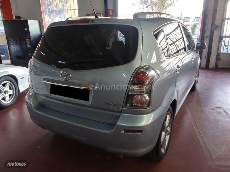 Toyota Corolla Verso 2.2 D4D 136cv Luna de 2007 con 230.000 Km por 4.290 EUR. en Madrid