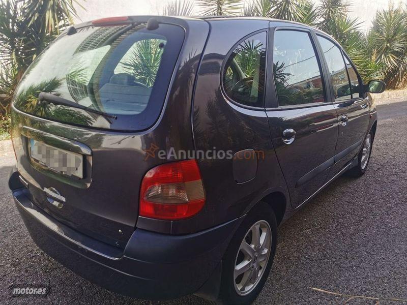 Renault Megane SCENIC PRIVILEGE 1.9DCI de 2001 con 230.000 Km por 1.600 EUR. en Sevilla