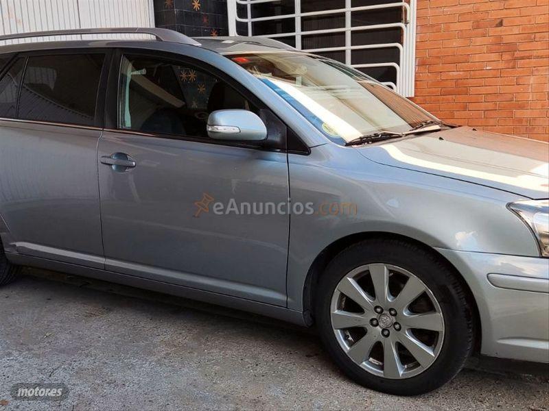 Toyota Avensis 2.0 D4D Sol Wagon de 2008 con 186.000 Km por 3.700 EUR. en Barcelona