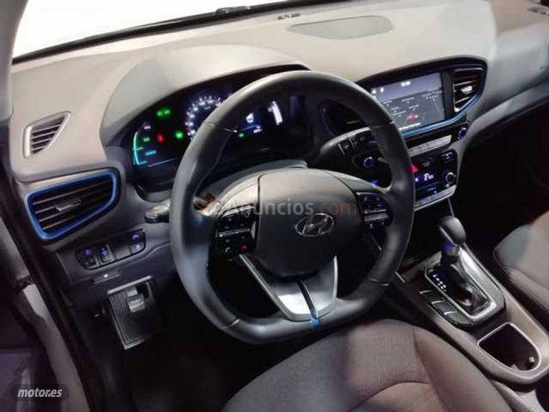 Hyundai Ioniq 1.6 GDI Tecno de 2017 con 48.674 Km por 17.600 EUR. en Madrid
