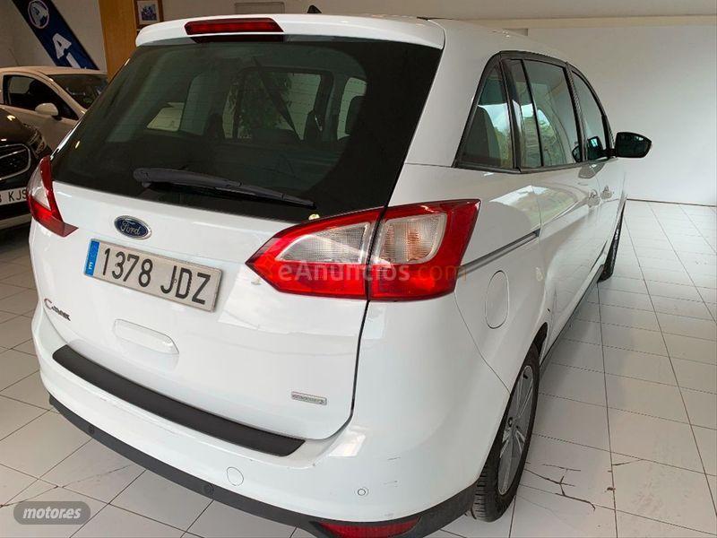 Ford Grand C-Max 1.0 EcoBoost 125CV Trend de 2015 con 102.679 Km por 10.980 EUR. en Madrid
