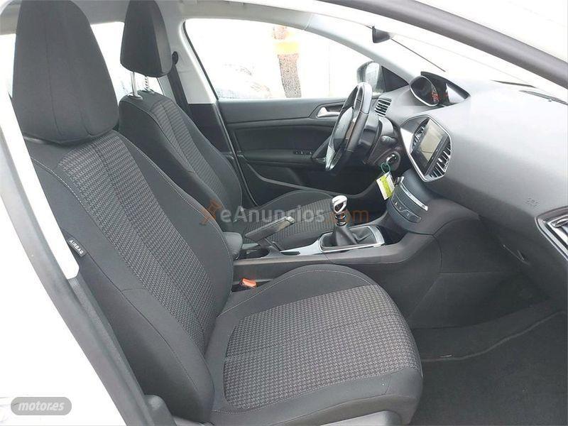 Peugeot 308 SW Active 1.6 BlueHDi 88KW 120CV de 2017 con 143.703 Km por 10.000 EUR. en Badajoz