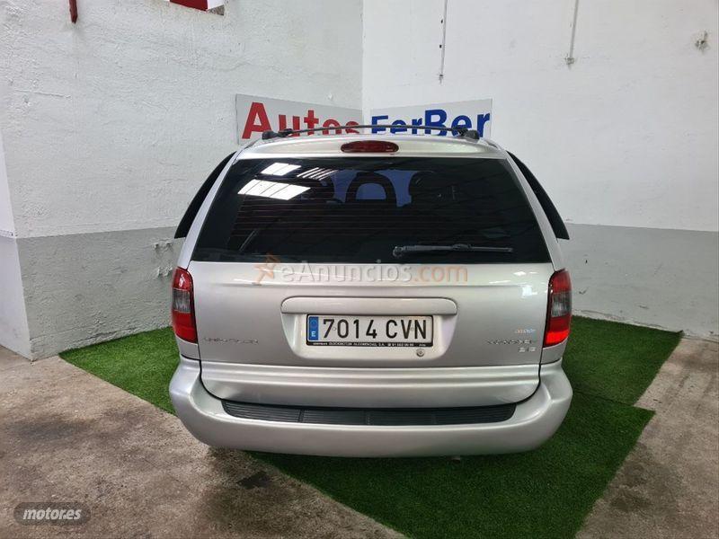 Chrysler Grand Voyager SE 2.4 Warner Bros de 2004 con 239.000 Km por 3.400 EUR. en Salamanca