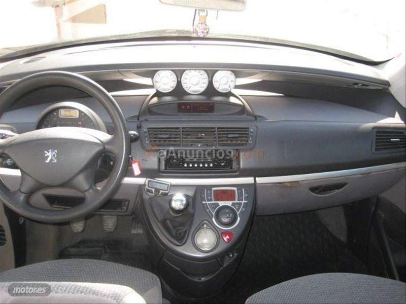 Peugeot 807 SR 2.0 HDI de 2006 con 206.000 Km por 4.900 EUR. en Malaga