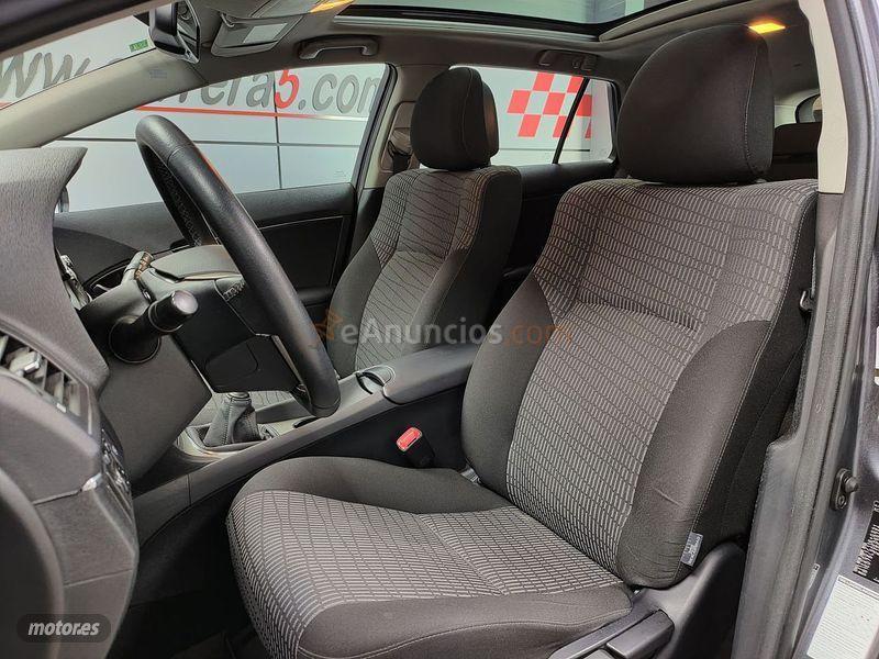 Toyota Avensis 2.0 D4D Advance Cross Sport de 2010 con 200.000 Km por 7.400 EUR. en Madrid