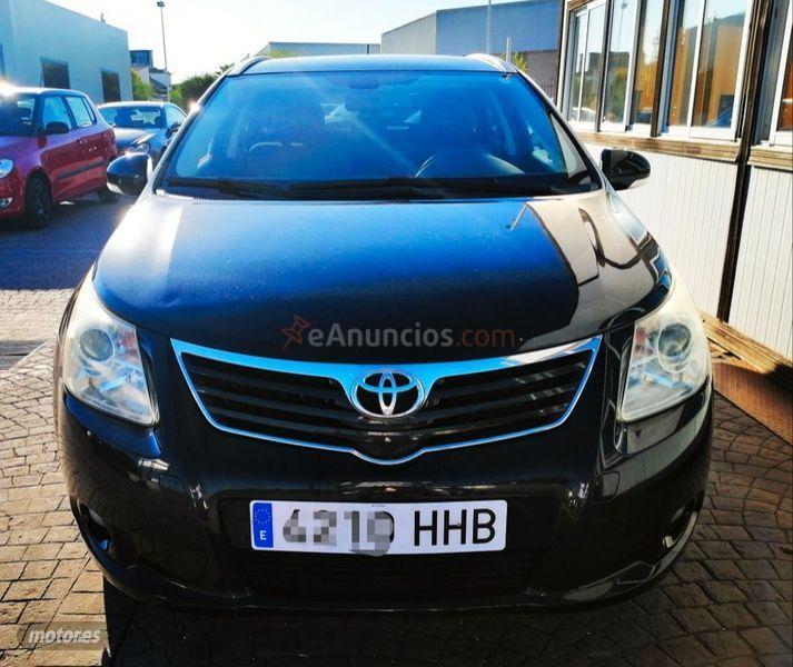 Toyota Avensis 120D Comfort Cross Sport de 2012 con 120.000 Km por 9.600 EUR. en Sevilla