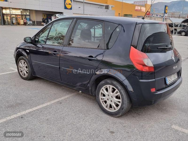 Renault Scenic Dynamique 1.5dCi105 EU4 eco2 de 2008 con 222.000 Km por 2.800 EUR. en Granada