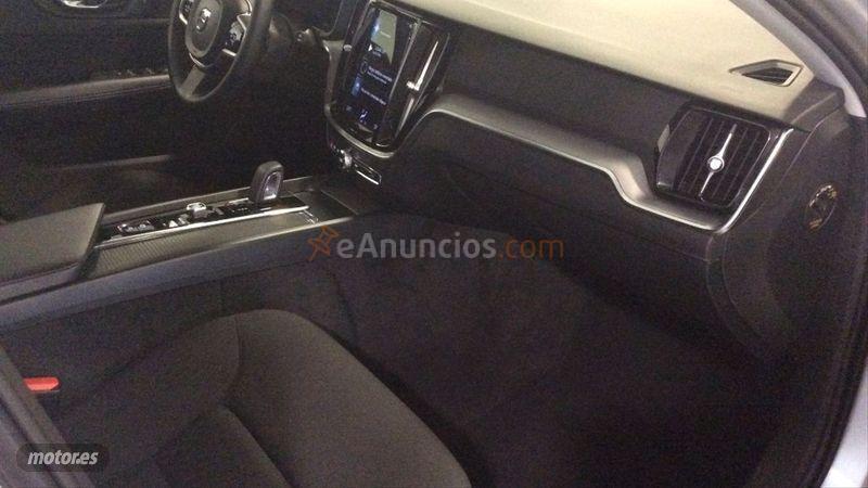 Volvo V 60 2.0 D4 Auto AWD de 2021 con 15.740 Km por 39.600 EUR. en Barcelona