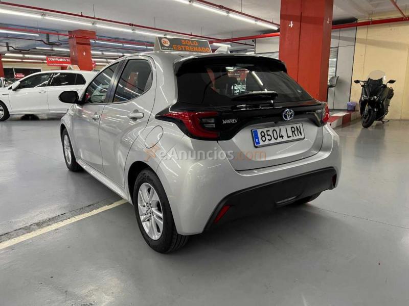 Toyota Yaris HYBRID. Solo estrenado 