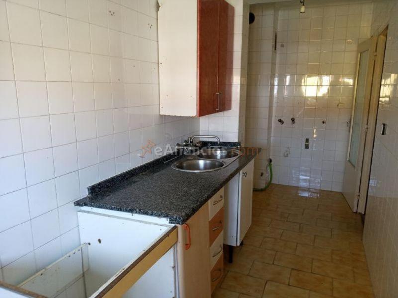 Piso VPO tercera planta sin ascensor, **PRECIO NEGOCIABLE**