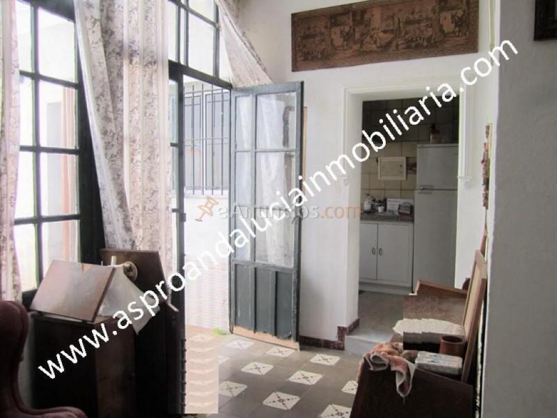 GRAN CASA CÉNTRICA 2 PLANTAS 294 M2.