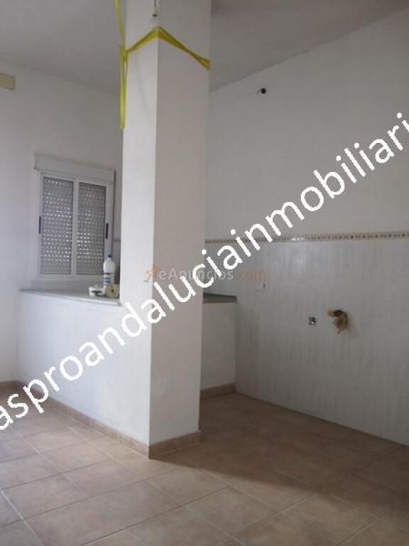 GRAN CASA CÉNTRICA 2 PLANTAS 294 M2.