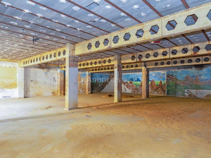 LOCAL CÉNTRICO. PRECIO NEGOCIABLE