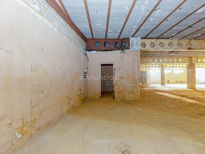 LOCAL CÉNTRICO. PRECIO NEGOCIABLE