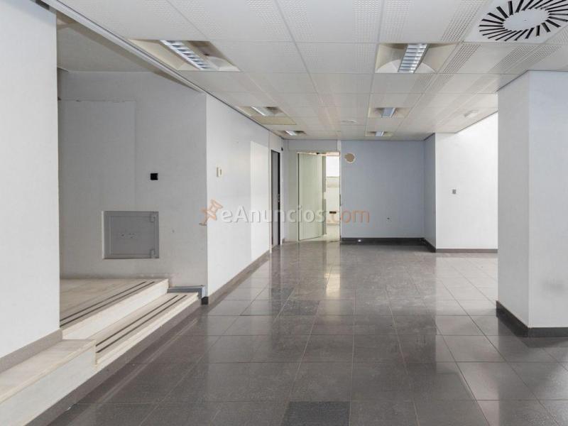 LOCAL COMERCIAL A PIE DE CALLE