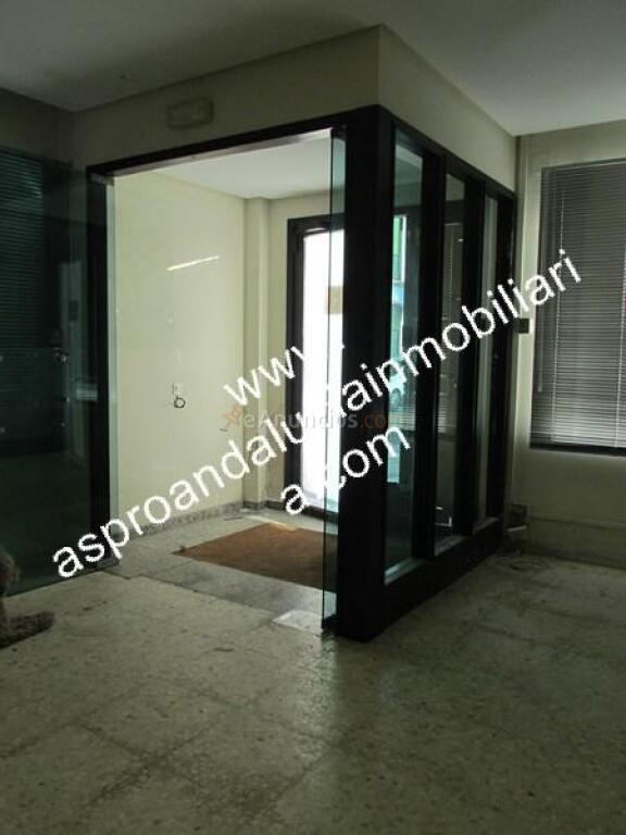 LOCAL COMERCIAL UBICADO EN EL CENTRO DE LA  LOCALIDAD. VISIBILIDAD