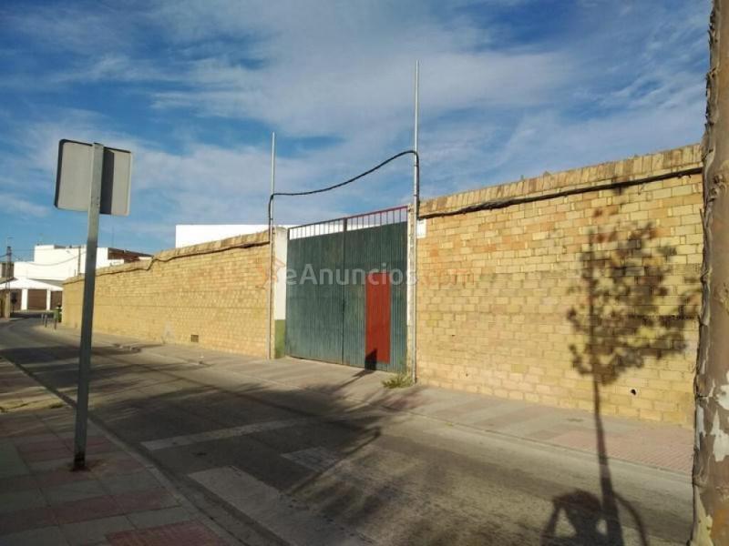 Solar  céntrico de 560 m2 de extensión superficial.