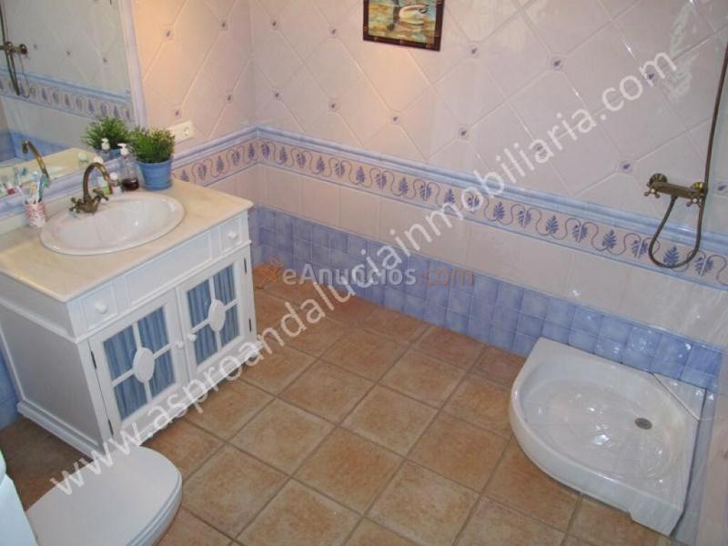 Casa Adosada de dos plantas, magnificas calidades