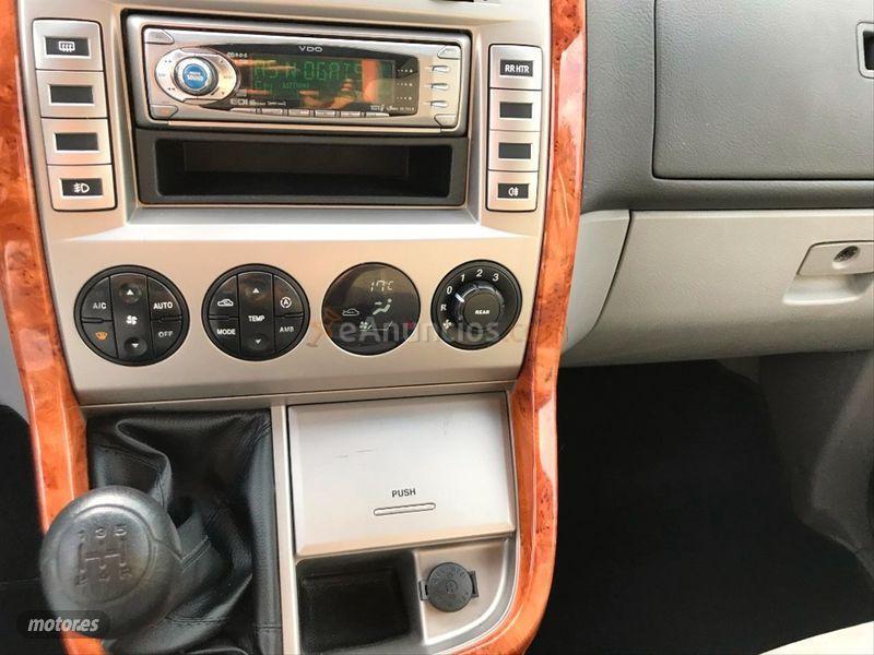 Kia Carnival 2.9 CRDi EX de 2004 con 249.500 Km por 3.899 EUR. en Lugo