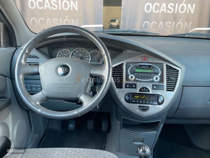 Kia Carens 2.0 CRDi LX de 2006 con 170.000 Km por 2.490 EUR. en Madrid