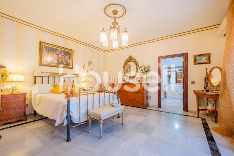Casa en venta de 335 m en Calle José María Izquierdo, 41008 Sevilla