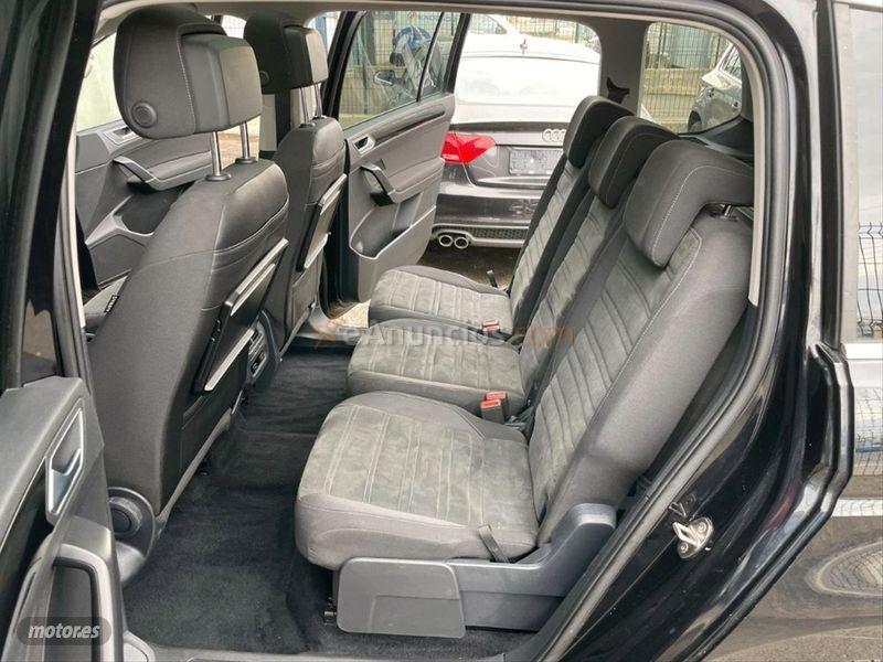 Volkswagen Touran Business  Navi 1.6 TDI CR 115CV BMT de 2016 con 129.000 Km por 16.500 EUR. en Cadiz