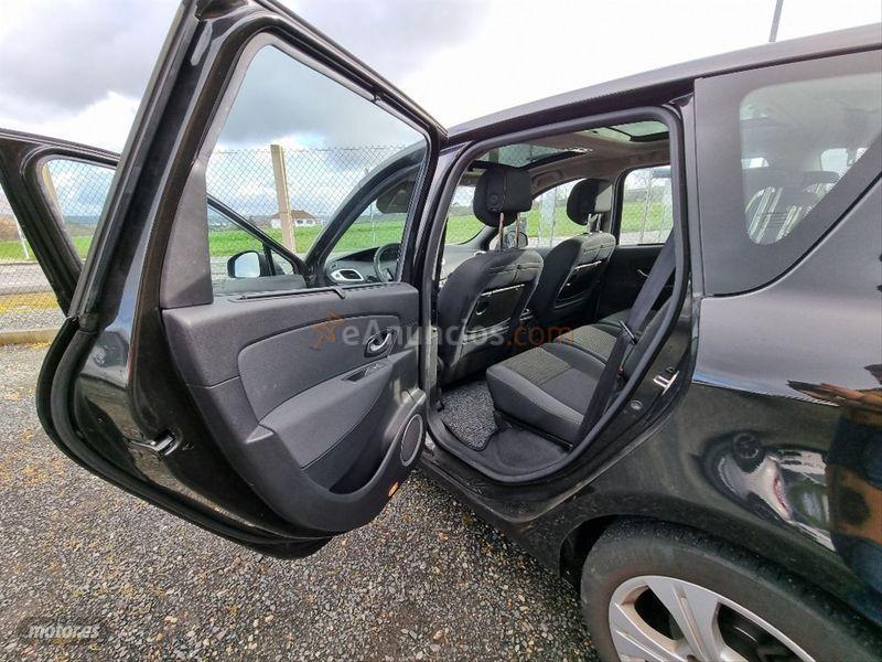 Renault Scenic Dynamique 1.5dCi 105cv eco2 de 2009 con 133.000 Km por 7.600 EUR. en Pontevedra