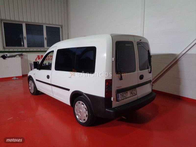 Opel Combo Tour Enjoy 1.3 CDTI 75 CV de 2011 con 177.000 Km por 4.800 EUR. en Vizcaya