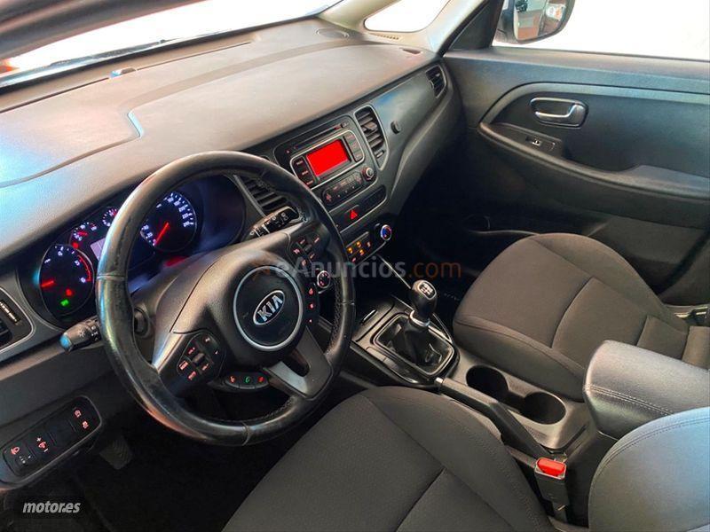Kia Carens 1.7 CRDi VGT 115CV xTech EcoDynam 5pl de 2016 con 243.000 Km por 9.700 EUR. en Sevilla