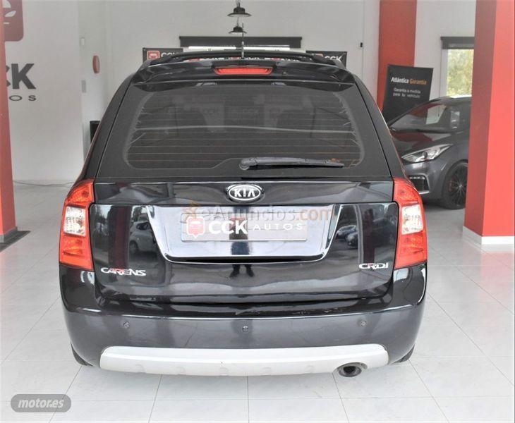 Kia Carens 2.0 CRDI VGT 140cv Emotion 7 plazas de 2007 con 211.000 Km por 6.900 EUR. en Pontevedra