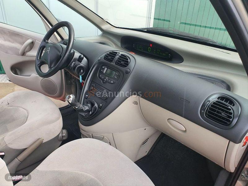 Citroen Xsara Picasso 1.6 16v HDI SX de 2004 con 130.000 Km por 3.900 EUR. en La Coruna