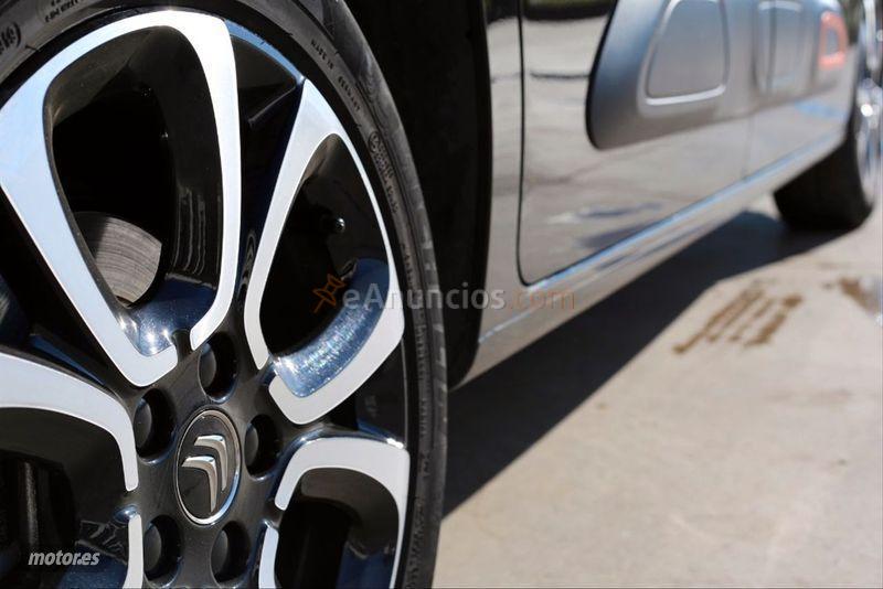 Citroen Berlingo Talla M PureTech 110 SS SHINE de 2019 con 20.000 Km por 23.500 EUR. en Barcelona