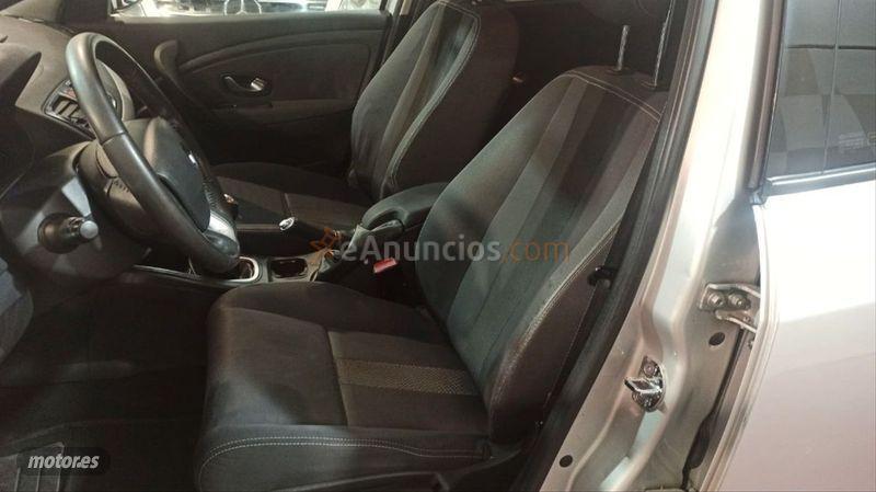 Renault Megane Sport Tourer Dynamique 1.9dCi 130cv de 2010 con 180.000 Km por 5.250 EUR. en Madrid