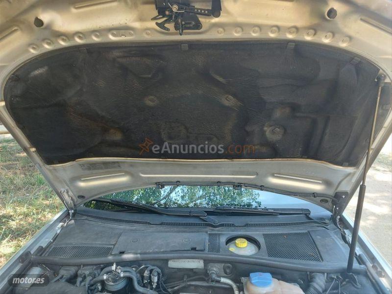 Audi Allroad Quattro 2.5TDI quattro tiptronic de 2004 con 245.000 Km por 5.500 EUR. en Ourense