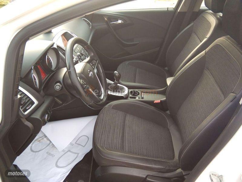 Opel Astra 1.6 CDTi SS 136 CV Selective ST de 2015 con 123.000 Km por 8.490 EUR. en Barcelona