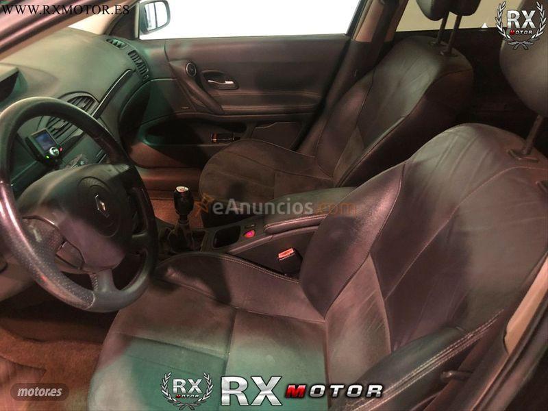 Renault Laguna G.Tour Confort Dyn. 1.9dCi 130CV E4 de 2006 con 179.900 Km por 4.999 EUR. en Salamanca
