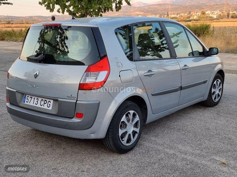 Renault Scenic CONFORT EXPRESSION 1.6 16V de 2004 con 110.000 Km por 2.000 EUR. en Granada