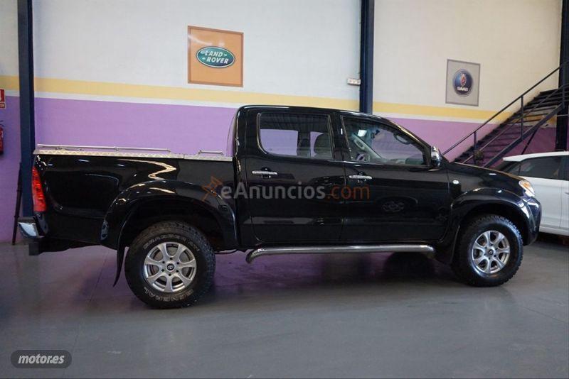 Toyota Hilux 3.0 D4D Doble Cabina VXL 4x4 de 2007 con 227.120 Km por 19.900 EUR. en Malaga