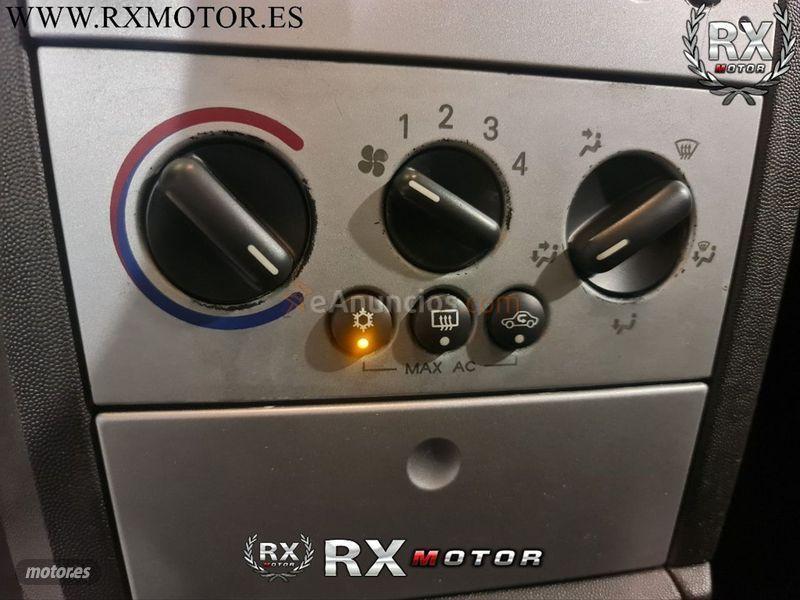 Opel Meriva Enjoy 1.6 SE de 2003 con 169.900 Km por 1.999 EUR. en Salamanca