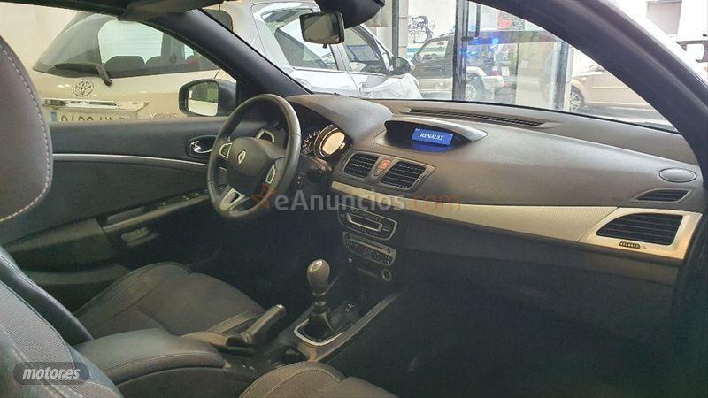 Renault Megane CoupeCabrio Dynamique TCE 130cv de 2011 con 130.000 Km por 8.490 EUR. en Las Palmas