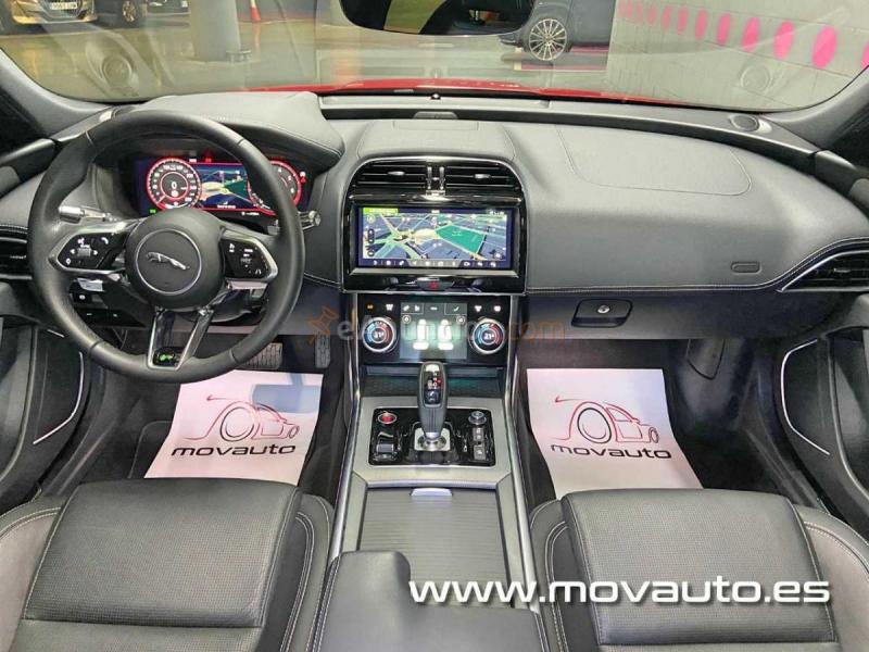 Jaguar XE P250 R-Dynamic SE 