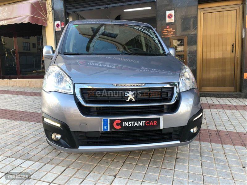 Peugeot Partner TEPEE Active 1.2 PureTech 110 de 2016 con 81.000 Km por 11.990 EUR. en Las Palmas