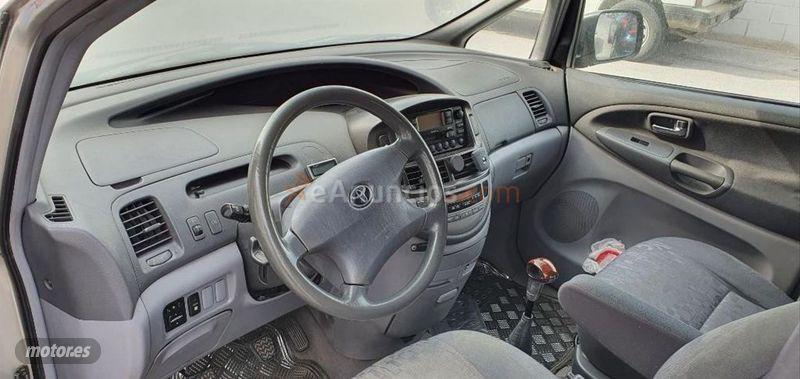 Toyota Previa 2.0 D4D LINEA TERRA 7 plazas de 2002 con 270.000 Km por 1.600 EUR. en Malaga