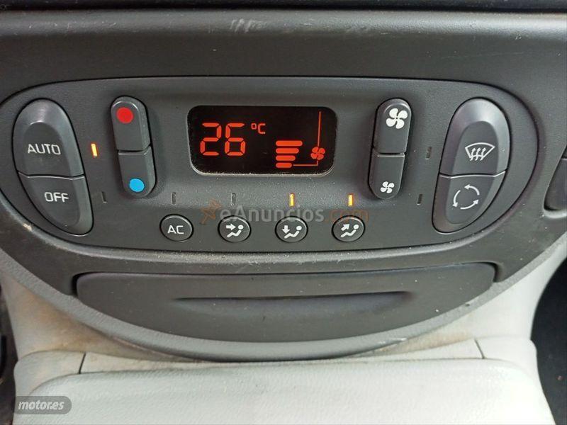 Renault Megane SCENIC FAIRWAY 1.9DCI de 2002 con 318.000 Km por 2.950 EUR. en Valencia