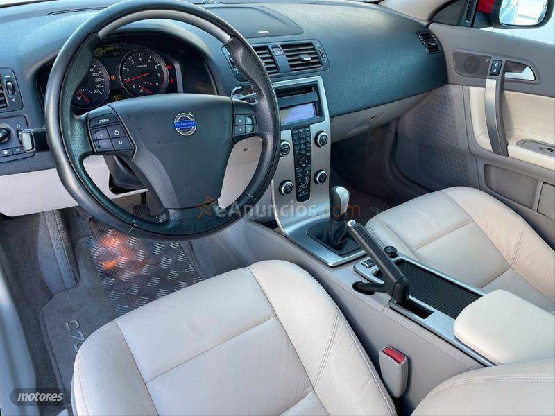 Volvo C 70 2.4 140cv Summum de 2007 con 139.000 Km por 11.800 EUR. en Asturias