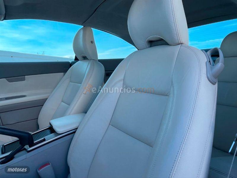 Volvo C 70 2.4 140cv Summum de 2007 con 139.000 Km por 11.800 EUR. en Asturias